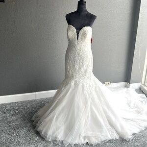Pronovias Wedding Dress